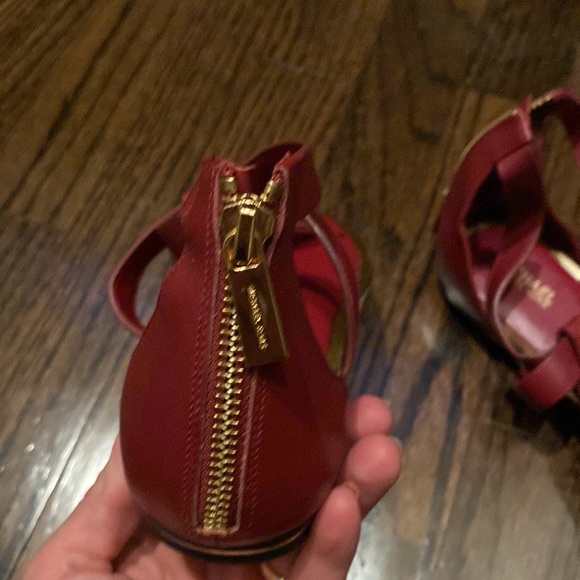 Michael Kors red sandals, never worn, size 7,5 - Picture 4 of 8